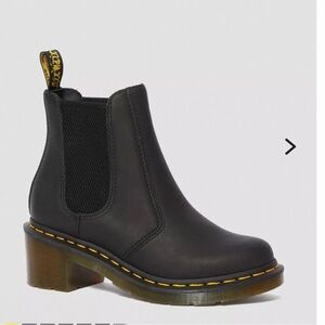 GUC size 6 Dr. Martens CADENCE GREASY HEELED CHELSEA BOOTS